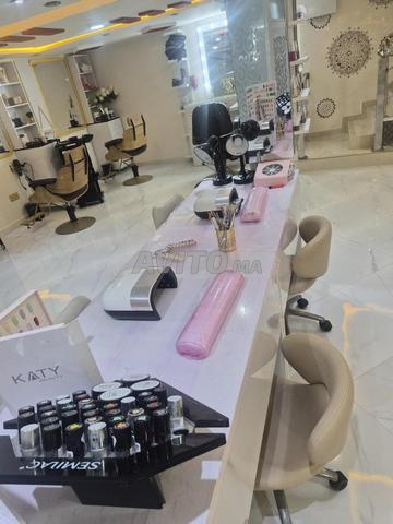 ÉQUIPEMENT MATÉRIEL COMPLET SALON DE BEAUTÉ FEMME
