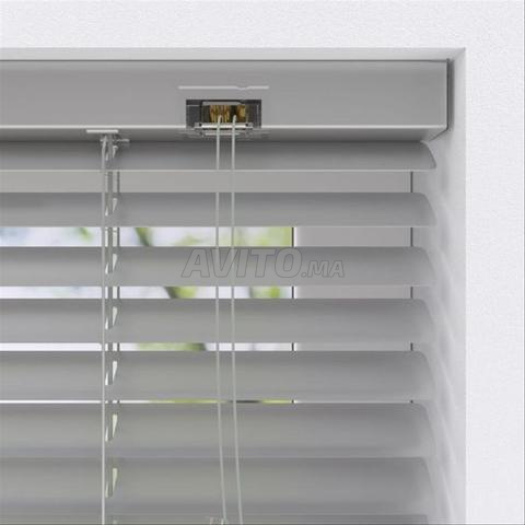 ستائر البندقية في عرض خاص