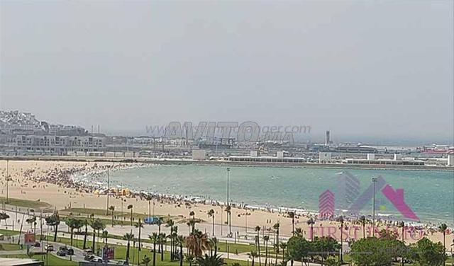 شقة جميلة مطلة على الكورنيش للإيجار