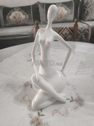 تمثال امرأة جميلة - 2