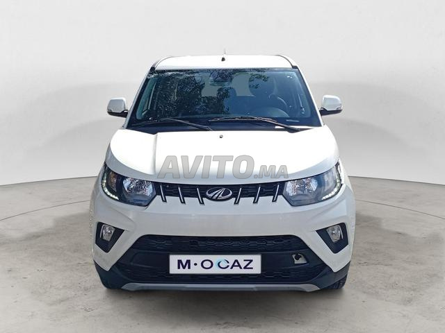 Mahindra Kuv 100 2023 photo 5