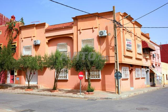 منزل مسجل 214 متر مربع للبيع منطقة R4 - 2