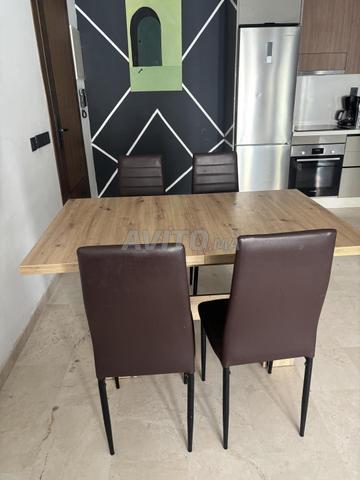 Table à manger et ses 4 chaises - 2