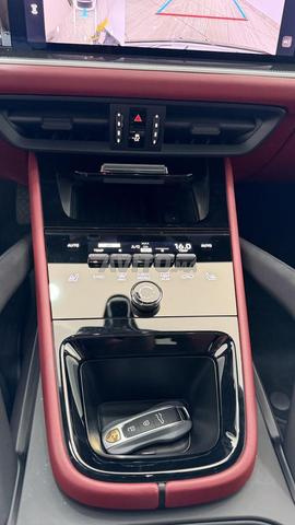 Porsche Cayenne Hybride Automatique 2025 à Oujda
