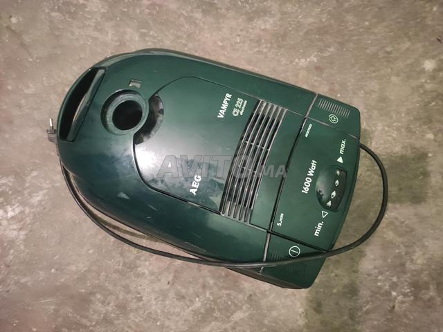 Aspirateur AEG en très bon état - 2