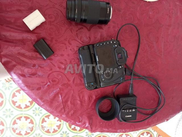 Canon EOS 7D avec grip, 1 batterie, chargeur - 2