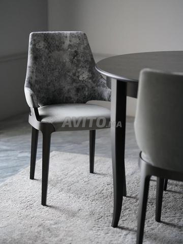 Table à manger complète / Airbnb