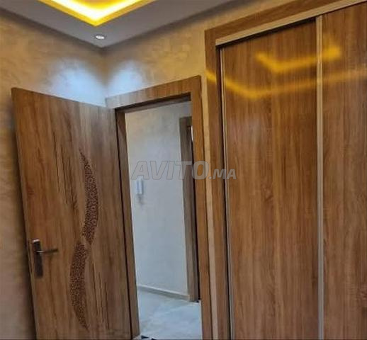 بها فناء ودعم 65 متر والصور أوضح على الواتساب