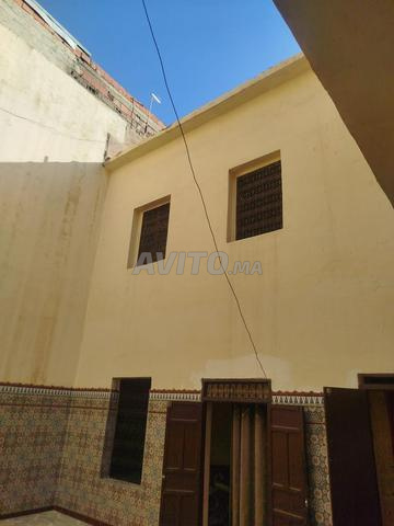 رياض بمساحة 101 متر مربع مع مدخل للسيارة - 2