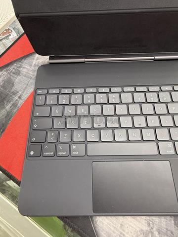 Magic Keyboard iPad Air M3 M4 13 بوصة - 2