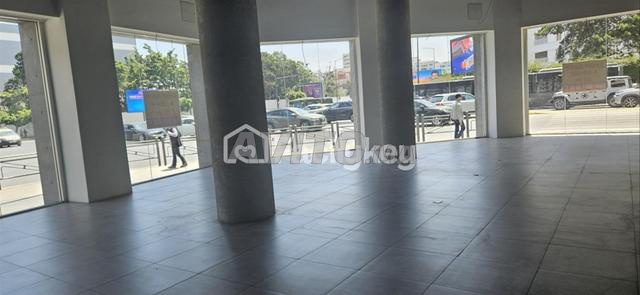 Local commercial de 501 m² à Casablanca - 2