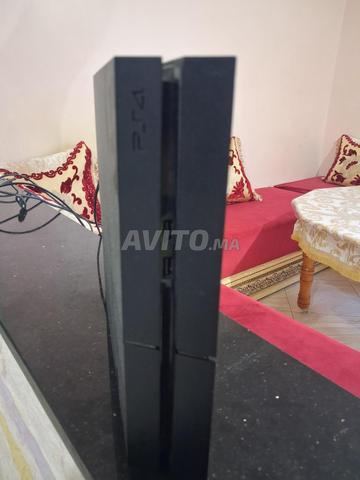 PS4 Flashée avec deux manettes - 2