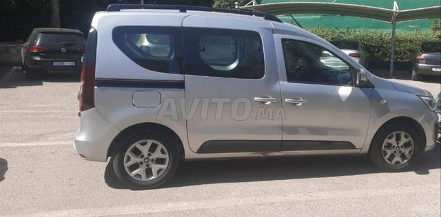 رينو إكسبريس ديزل يدوية 2022 في طنجة
