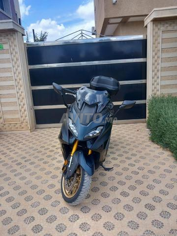 Vends Tmax 560 Tech Max dédouaner juin 2026 - 2
