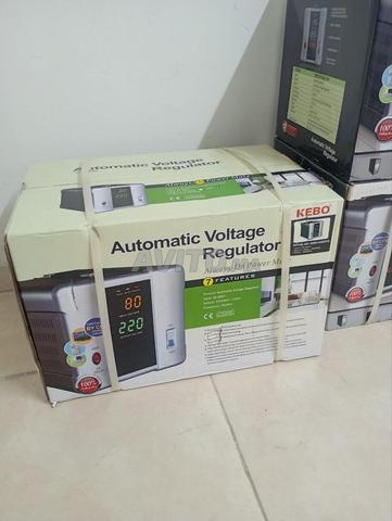 Stabilisateur de Tension KEBO 10kVA - HUR-806260 - 2
