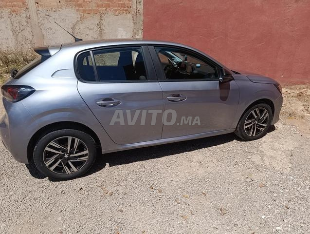 Peugeot 208 - 2