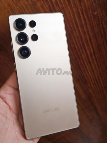 S25 الترا 5G 12 جيجا/512 جيجا/200 ميجا بكسل جديد جداً