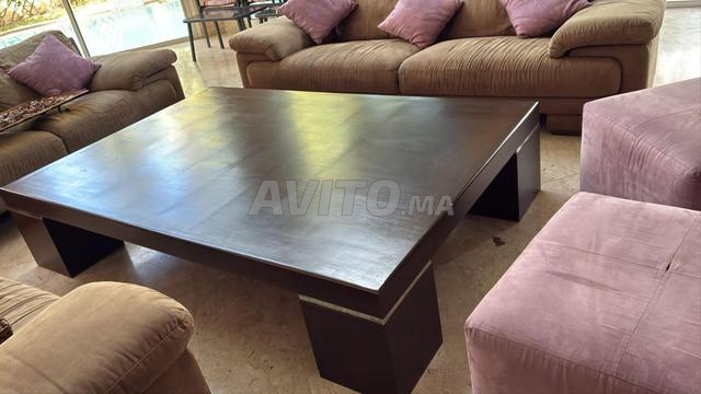 طاولة قهوة خشبية صلبة (Interiors)