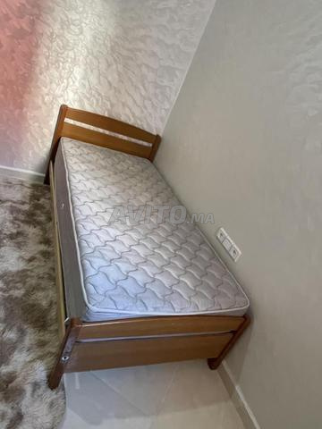 Lit simple en bois avec matelas confortable Kénitra - 2