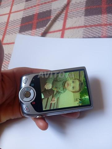 كاميرا CASIO EX-Z2000 الرقمية 14.1 ميجابكسل تقريب بصري 5x