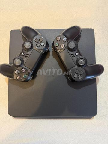 PS4 SLIM 500 GO À VENDRE AVEC DEUX MANETTES - 2