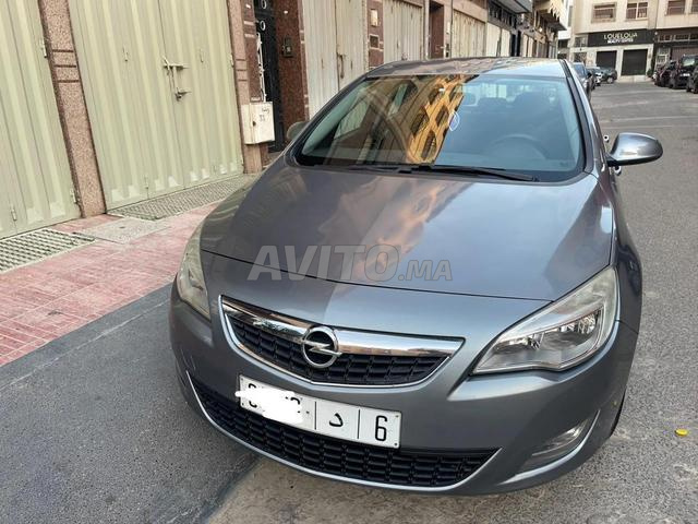 Opel Astra faible kilométrage - 2