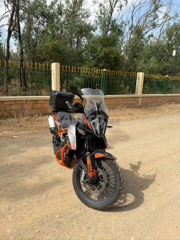 KTM790, 2022, première main, 9000 kilomètres,