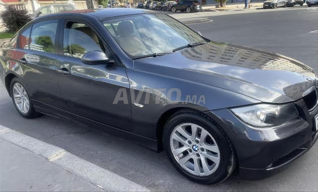 BMW Série 3 Diesel Automatique 2009 à Casablanca - 2