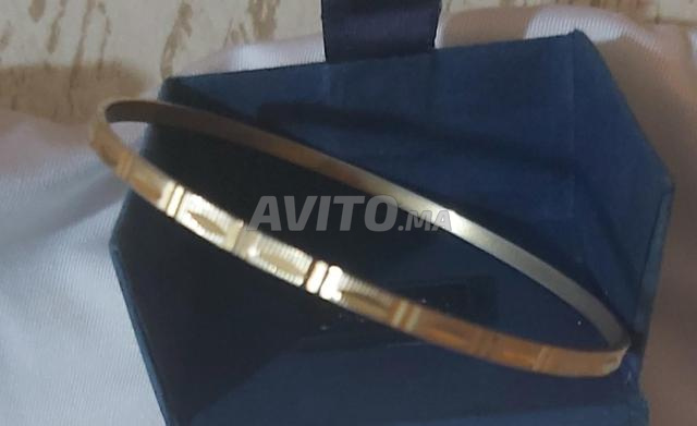 سوار مطلي بالذهب