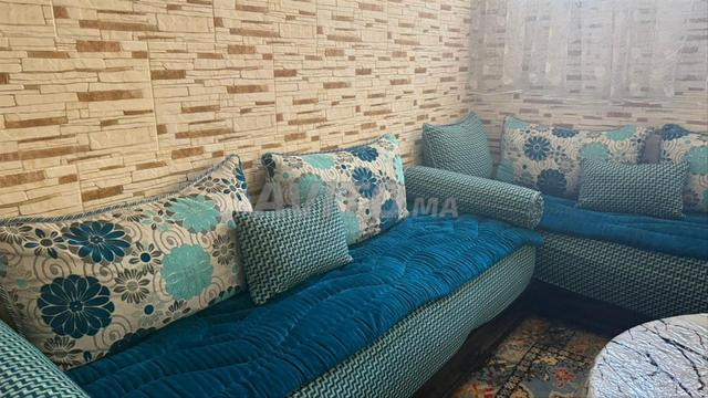 Salon Marocain avec table et Rideaux - 2