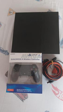 PS4 fat 500g EN LIGNE comme neuve avec manette