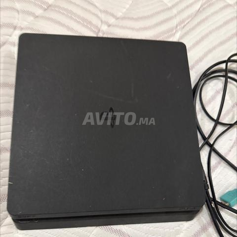 PS4 Slim à vendre sans manette, très bon état - 2