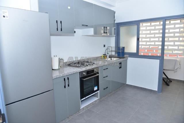 شقة جميلة مفروشة للإيجار مطلة على المحيط - 2