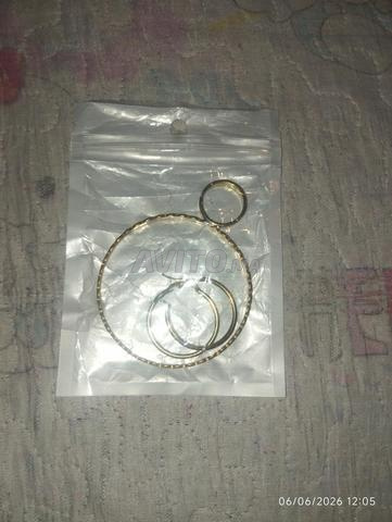 Ensemble bracelet, bague et boucle d'oreille