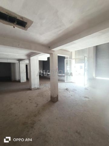 Location magasin avec 4 rideaux à Diour Jamaa - 2