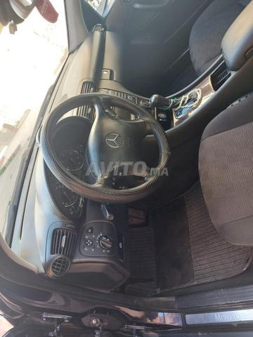 Mercedes-Benz 220 Diesel Automatique 2005 à Oujda