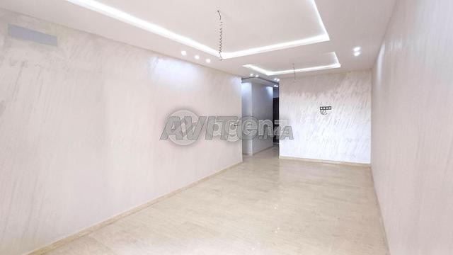 NOU-OU-1002 - Appartement à vendre à Victoria - 2
