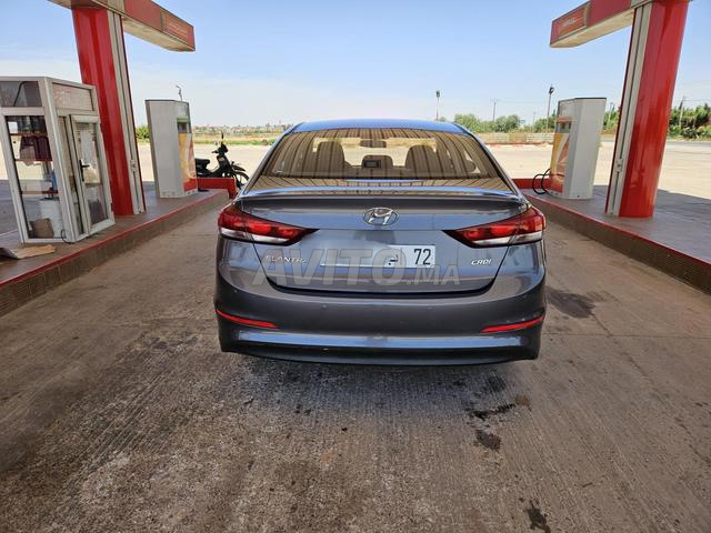 Hyundai Elantra 2018 Automatique - 2