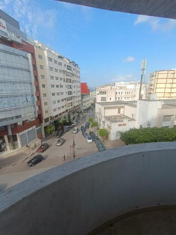 مكتب للإيجار مقابل البريد المركزي الكبير