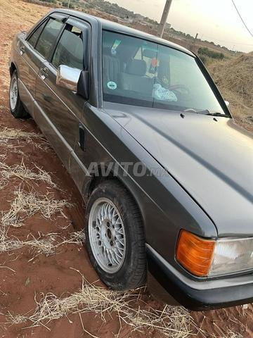 Voiture Mercedes 190 2.5D