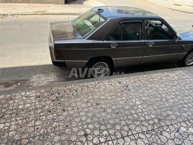 Voiture Mercedes 190 2.5D