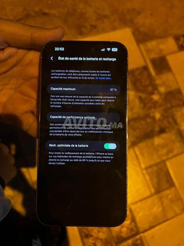 آيفون نظيف جداً، لا يزال جديداً - 2