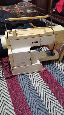 ماكينة خياطة Singer 6211C أصلية، المحرك يعمل - 2