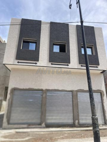 منزل للبيع في مسنانة برانس – طنجة | 3 واجهات و 3 كراجات
