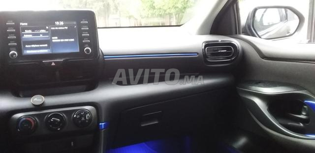 TOYOTA YARIS 2022 QUASI NEUVE 46000 km - 2
