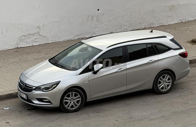 Opel Astra 2017 - 2