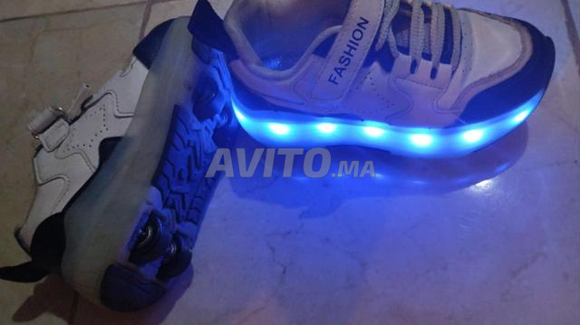 Chaussures à roulettes avec des LED - 2