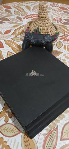 Je mets en vente mon PS4 Pro très bonne état - 2