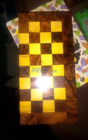 Table d'échecs magnifique en bois de thuya, élégante et raffinée - 2