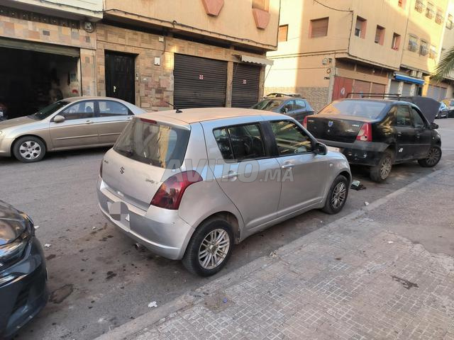 Suzuki Swift essence - 2